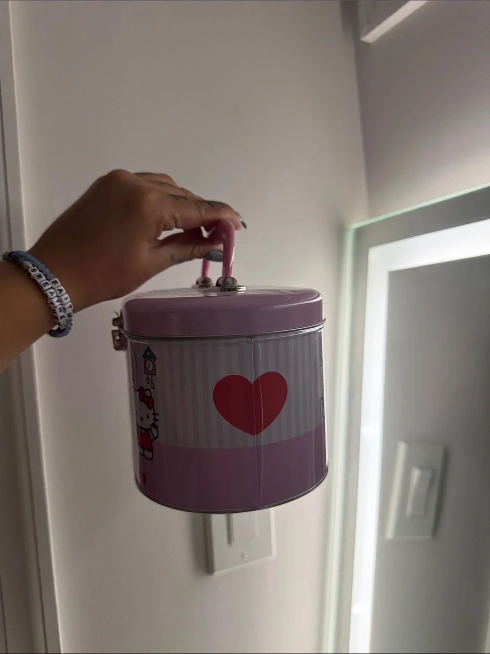 Hello Kitty Pink Metal Carry Tin Lunchbox